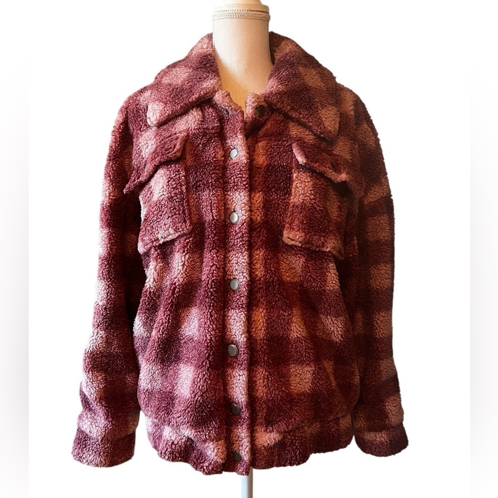 BEACH RIOT WOMEN’S CUTE CHECKERED MAROON TEDDY JACKET SZ MEDIUM